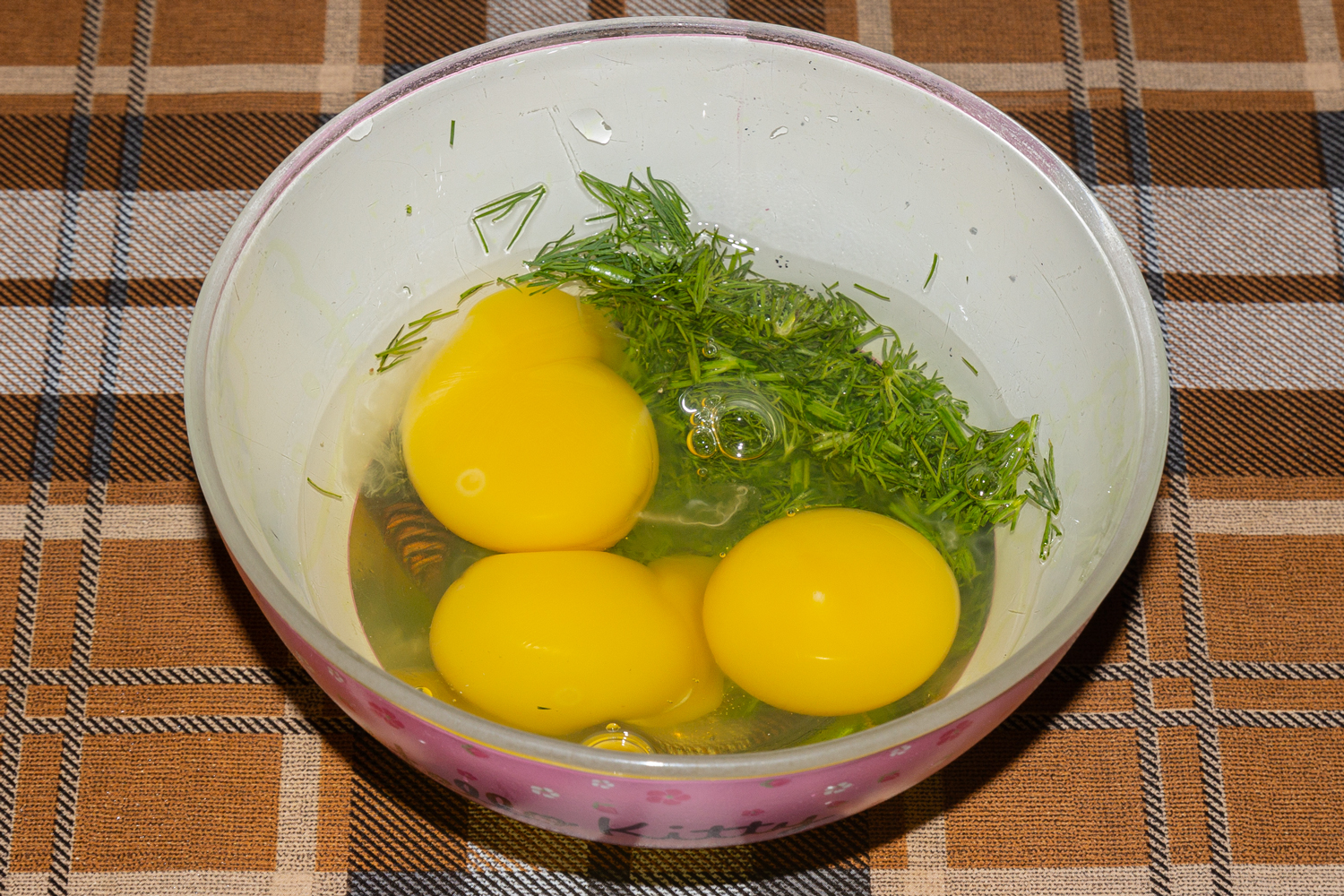 яйца с зеленью по рецепту Салат Нежность с яичными блинчиками