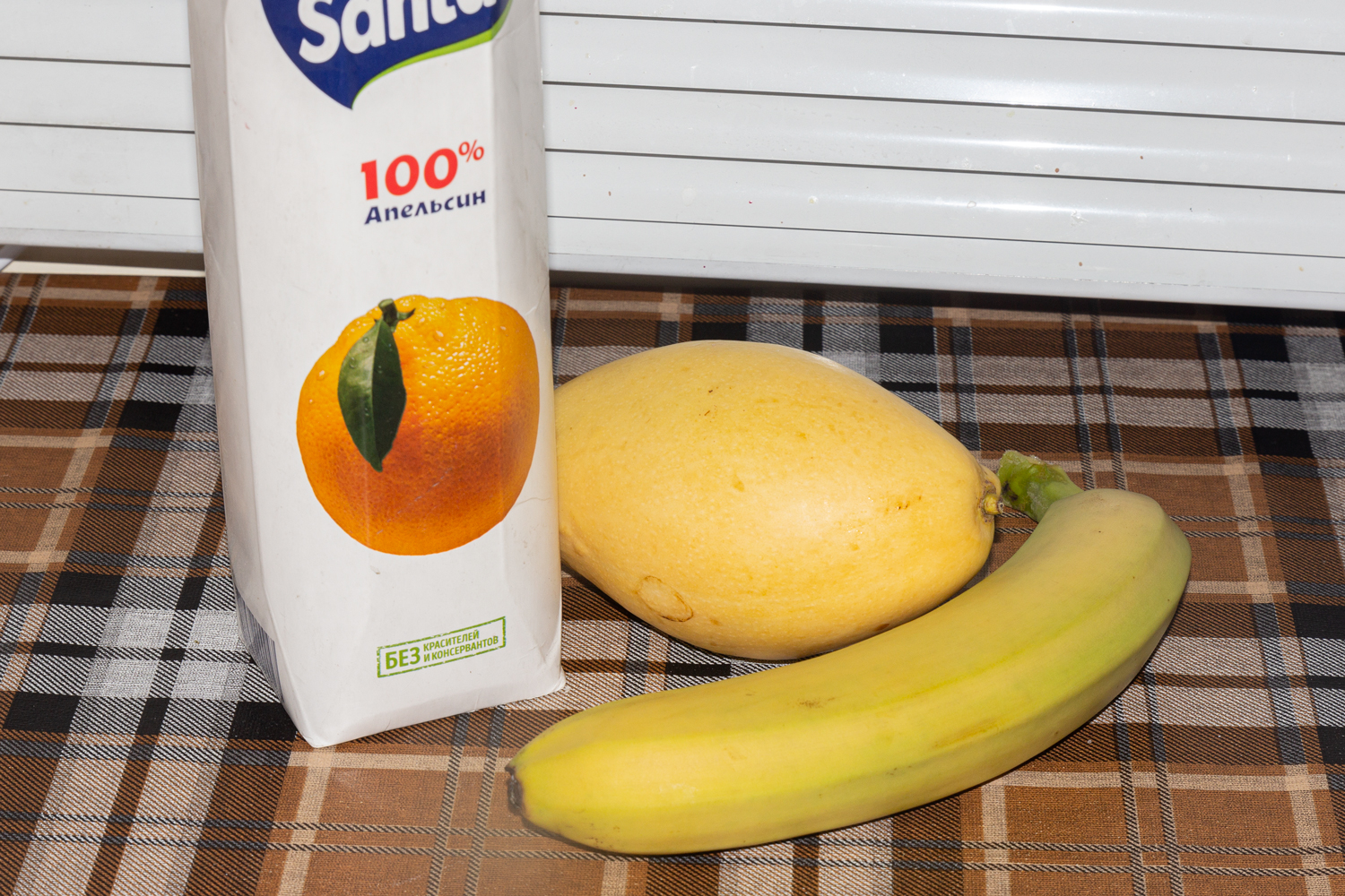 продукты для рецепта Смузи из манго и банана