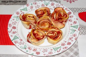 Слойки с яблоками «Снежные розы»