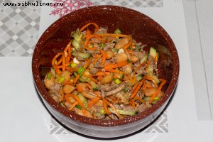  Салат с говядиной, корейской морковью и фасолью 