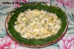 Салат с вареной курицей и горошком