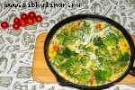Яичница с брокколи и помидором