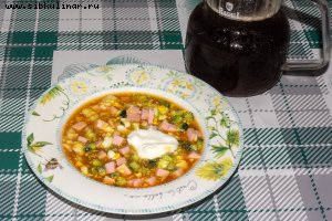 Классическая окрошка с колбасой на квасе