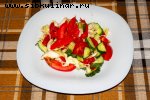Летний салат из капусты с огурцами и помидорами