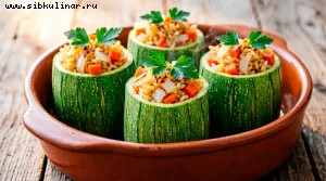 Цукини, фаршированные рисом и овощами
