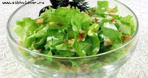 Зелёный салат на простокваше