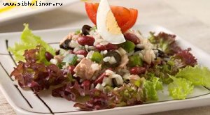 Греческий салат с тунцом
