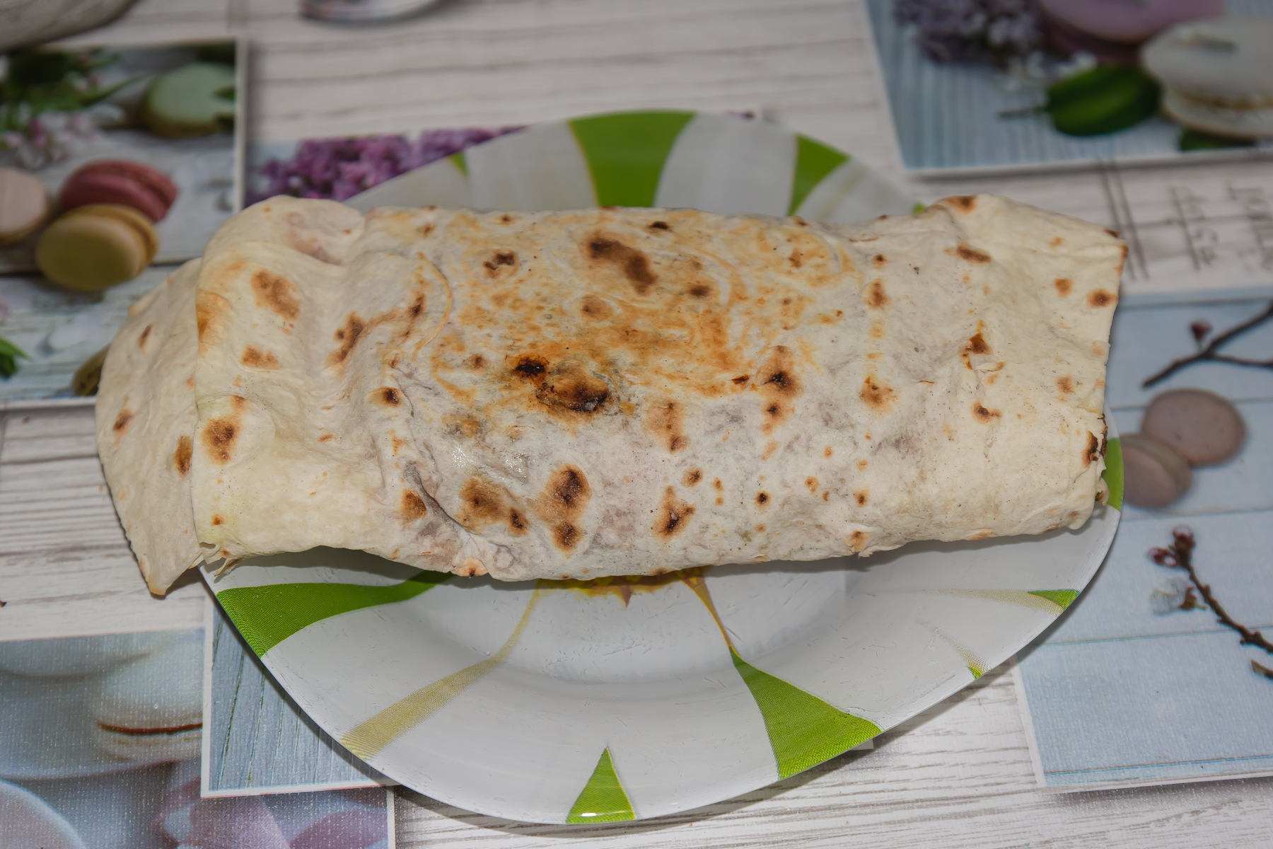 Лаваш с копченой курицей и грибами