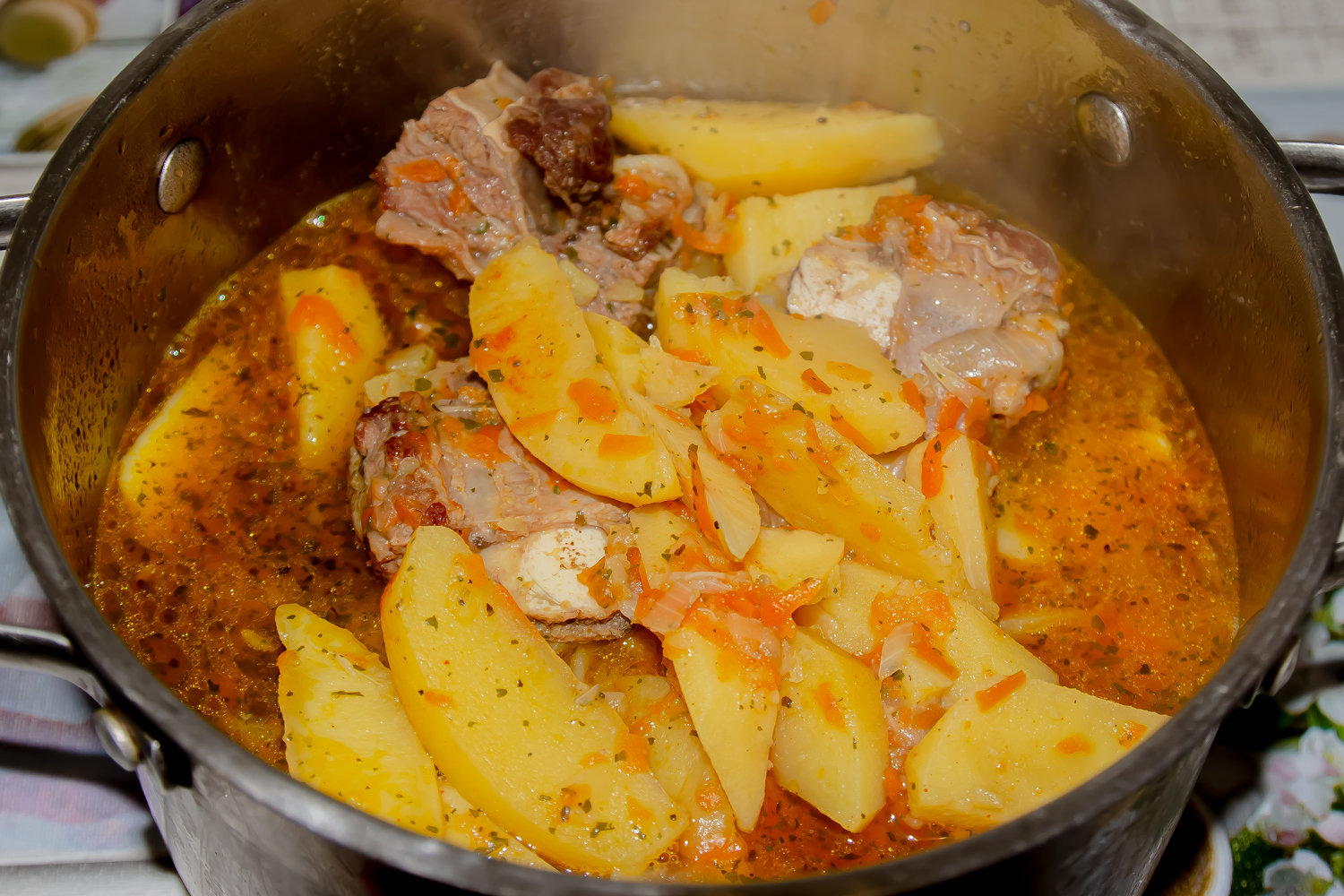 готовое блюдо по рецепту Картошка с ребрами