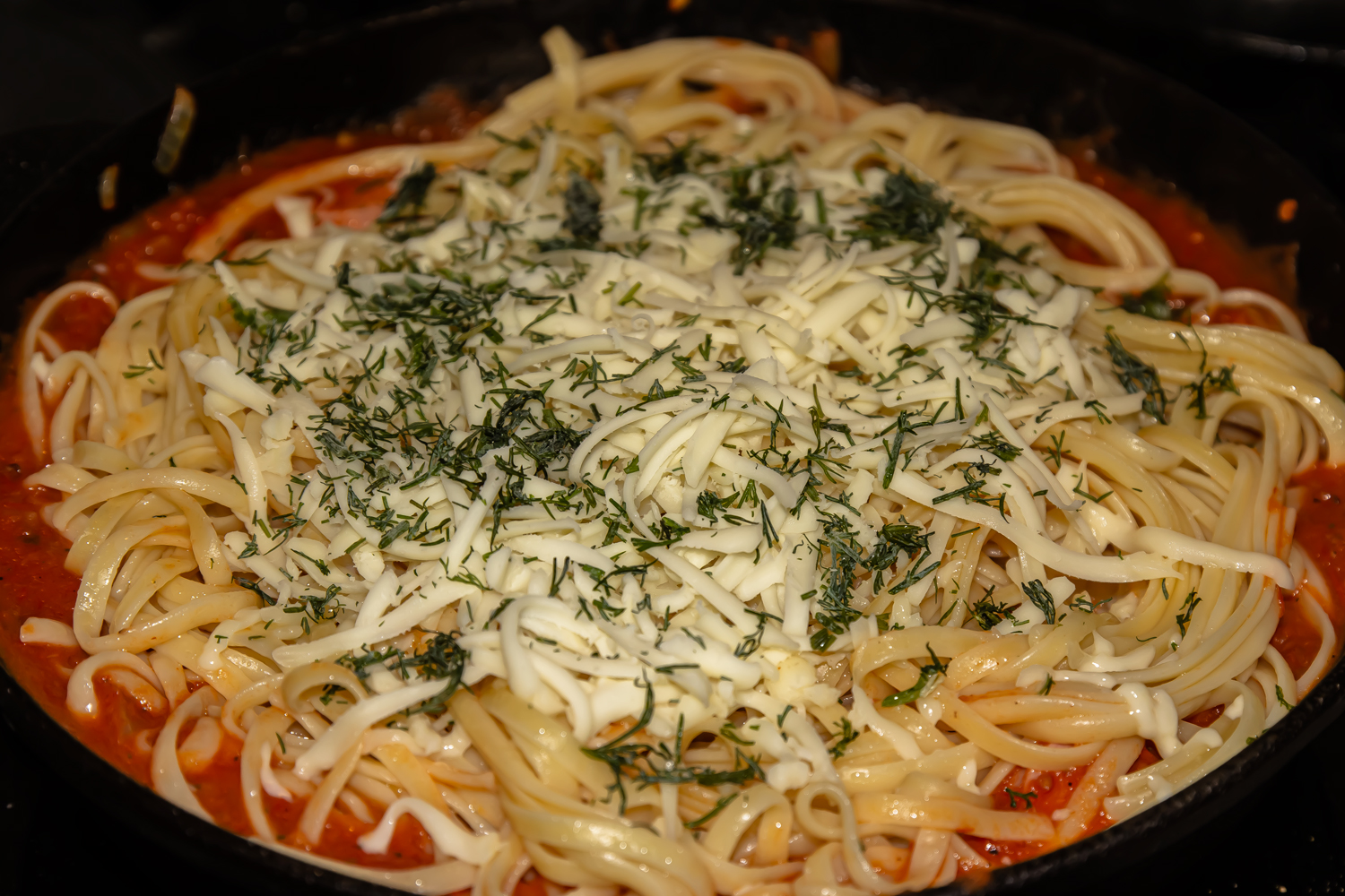 спагетти приготовленные по рецепту Спагетти с сосисками