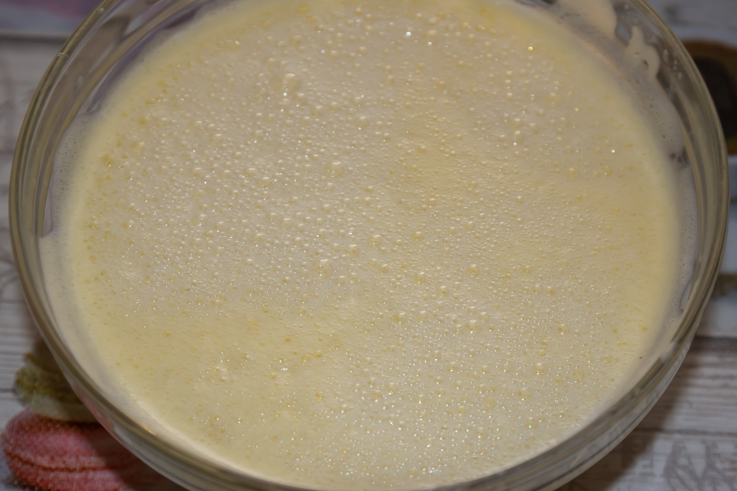 яйца смешанные со смесью по рецепту Маффины Двойной шоколад