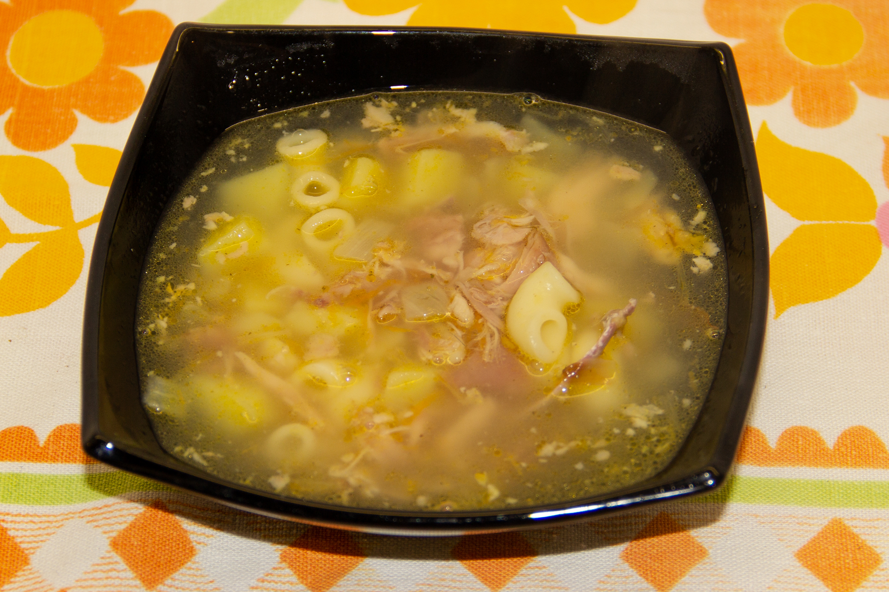 Суп с тушенкой и вермишелью