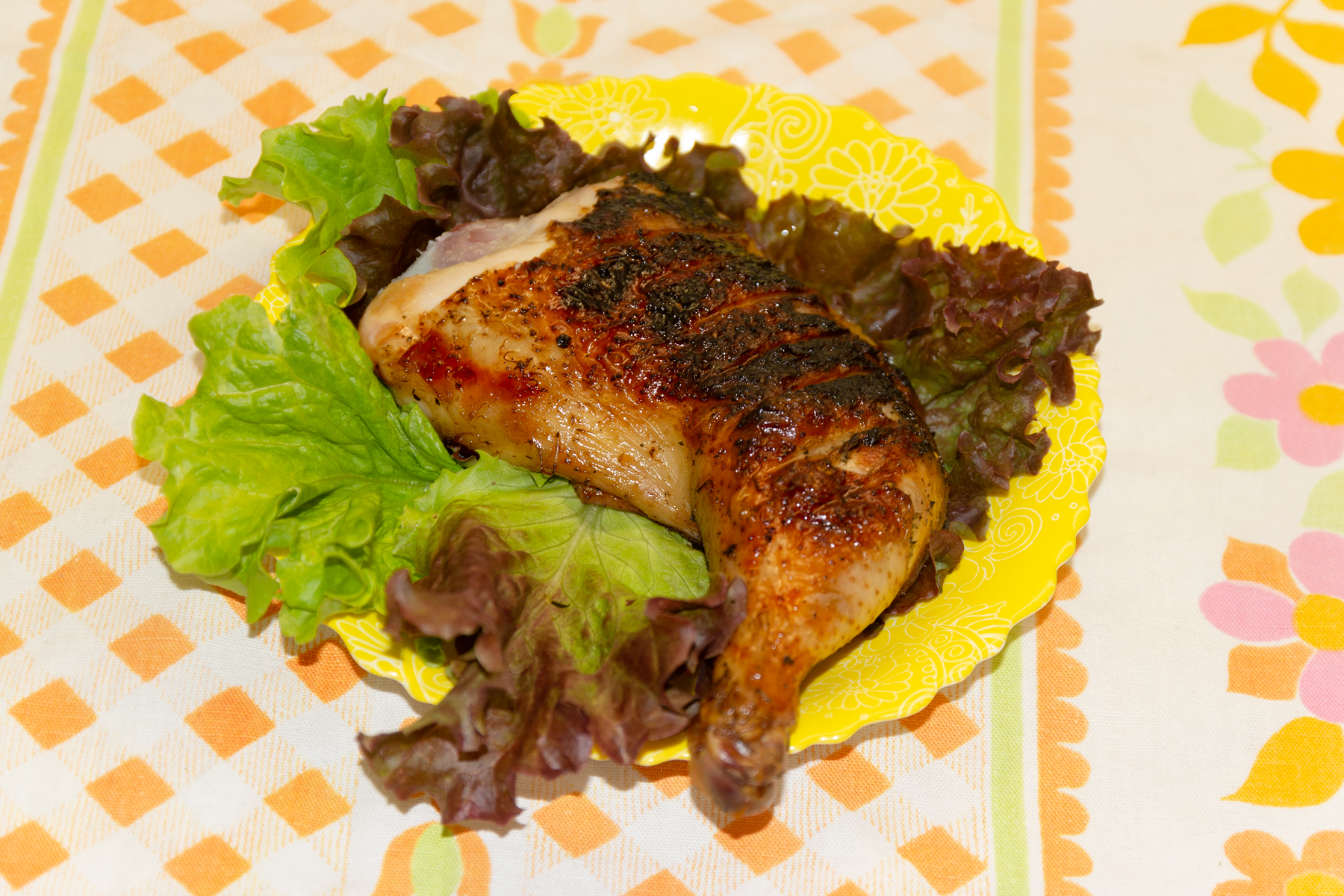 Курица гриль целиком на решетке