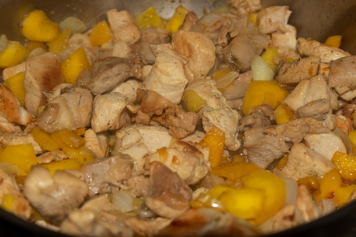 мясо обжаренное с морковью по рецепту  Рассыпчатый плов с курицей 