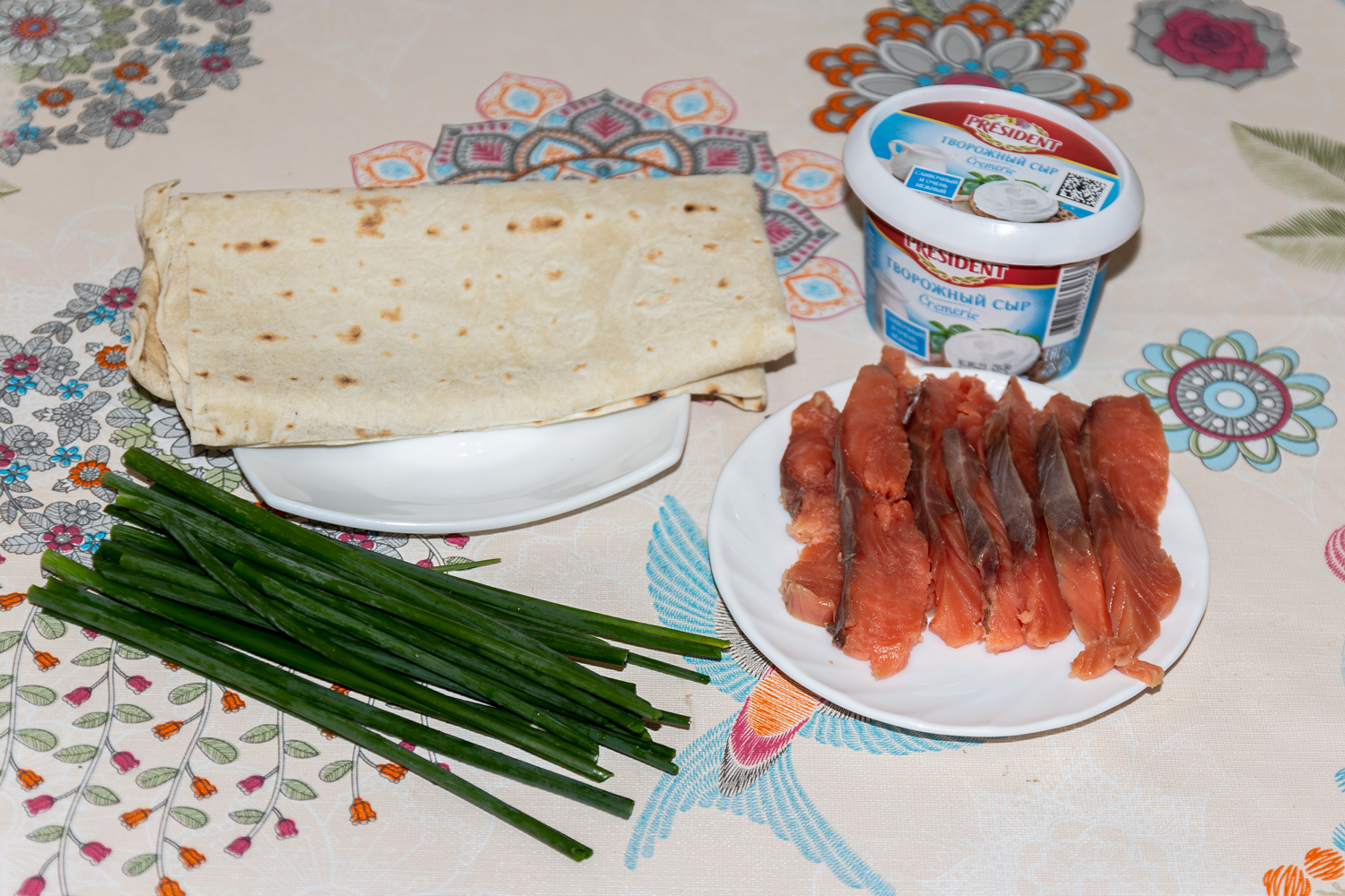 продукты для рецепта Роллы из лаваша с семгой и творожным сыром 