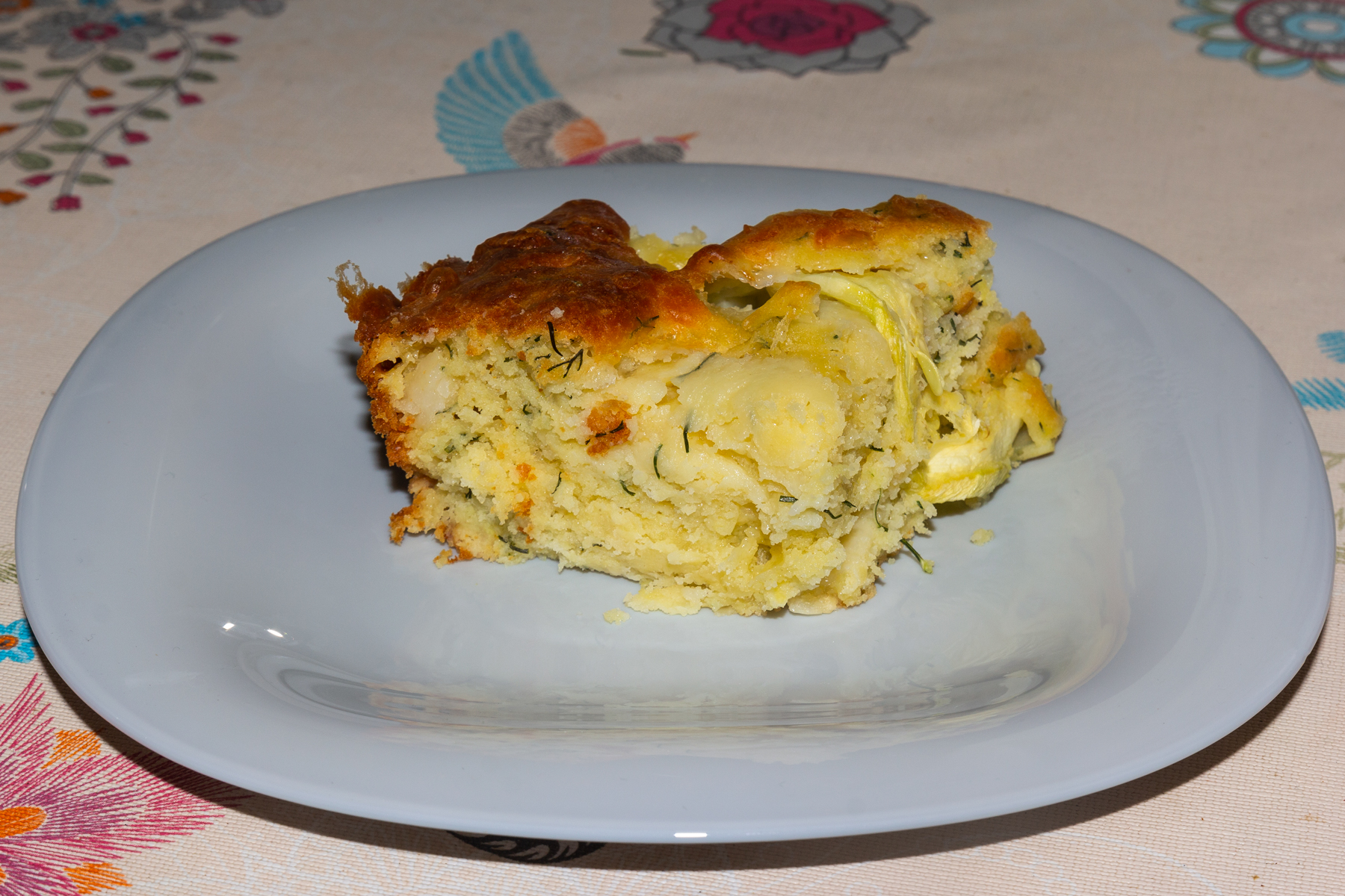 "Невидимый" закусочный кабачковый пирог