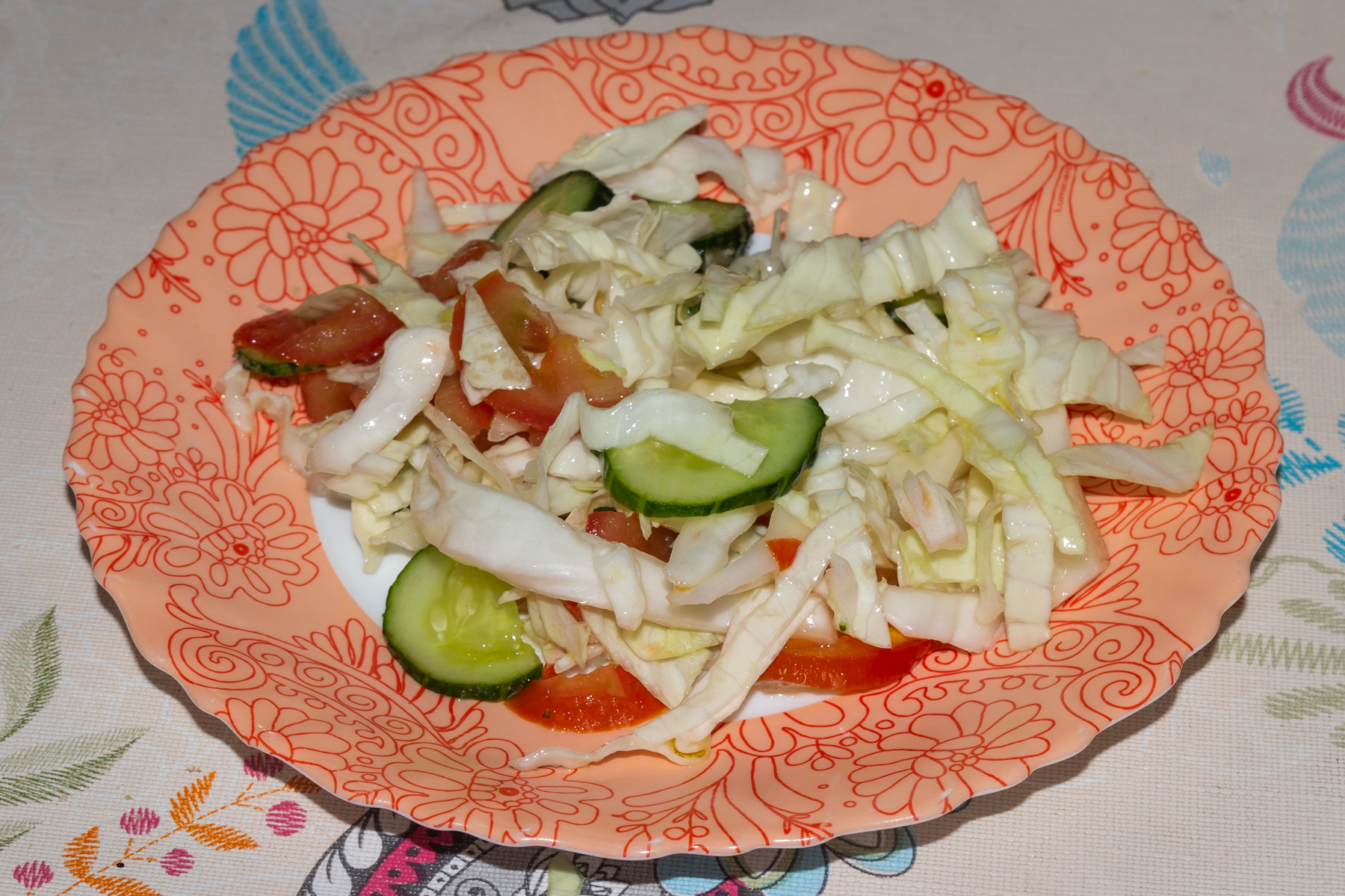 Салат из свежей капусты