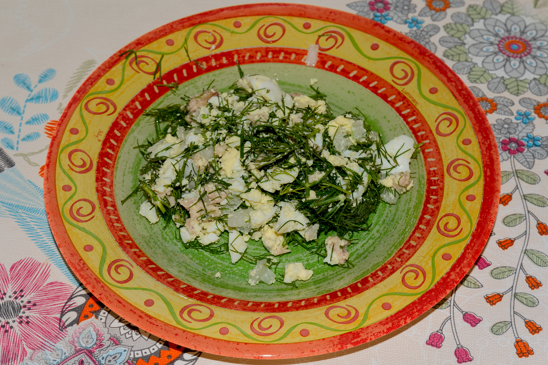 Салат из печени трески и яиц