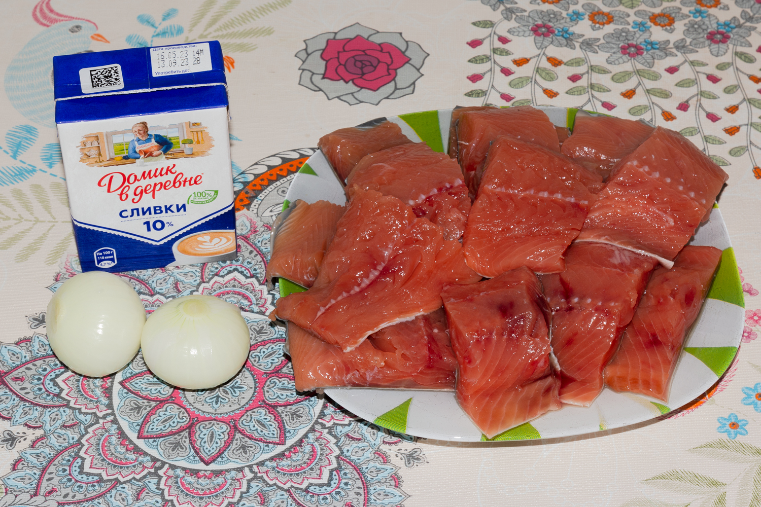 продукты для рецепта Горбуша в сливках на сковороде