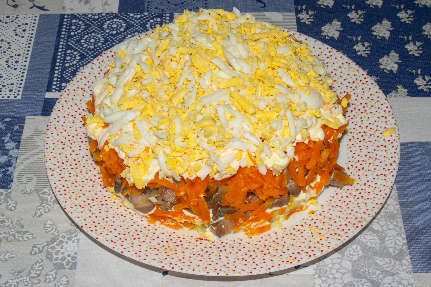 слой из яиц по рецепту Селедка под шубой классическая