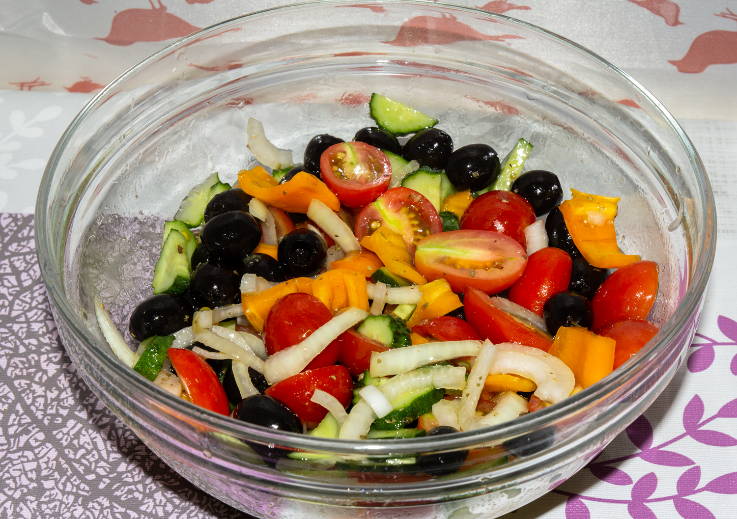 овощи заправленные маслом по рецепту Традиционный греческий салат