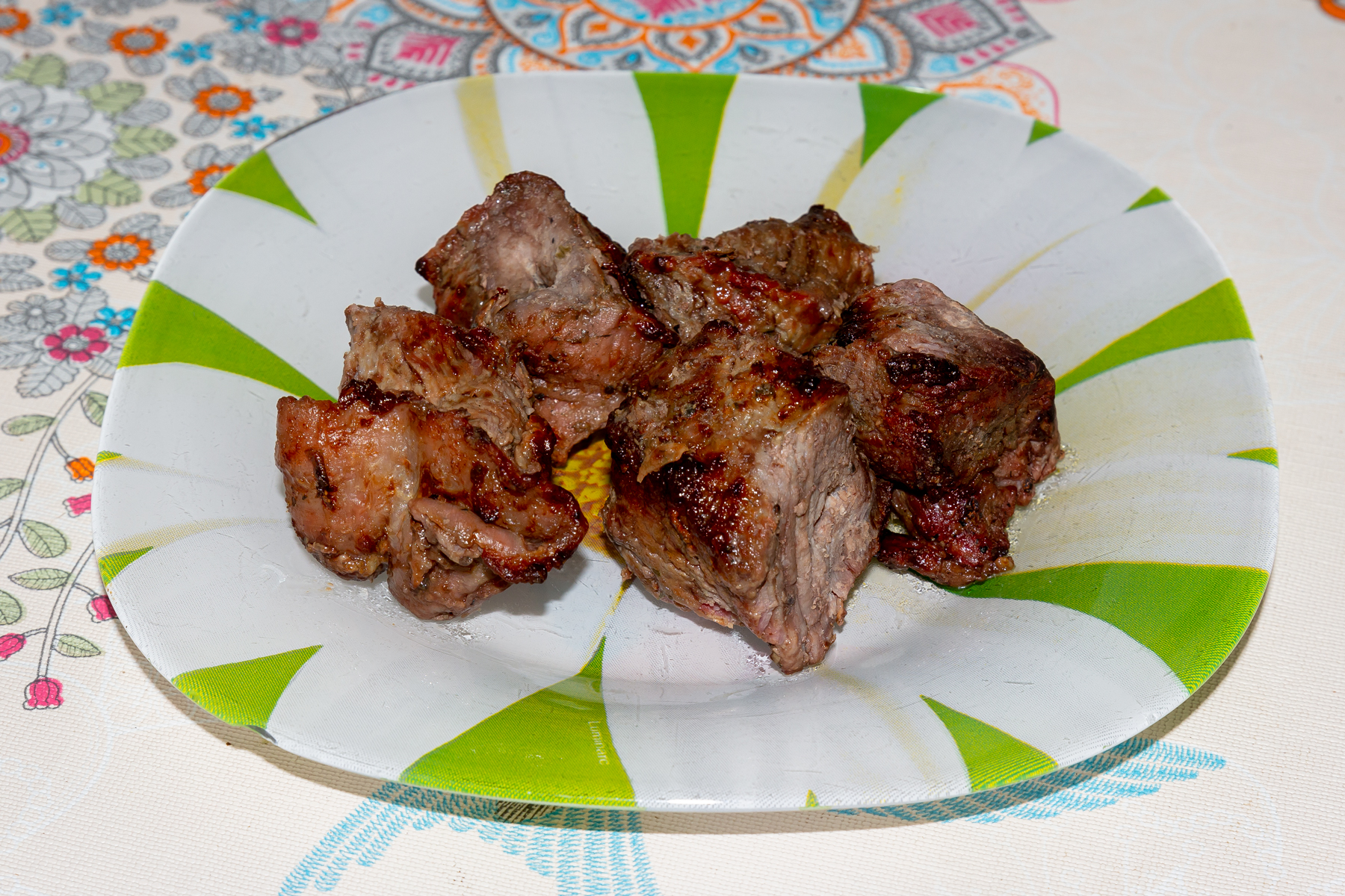 Шашлык из говядины в маринаде с киви