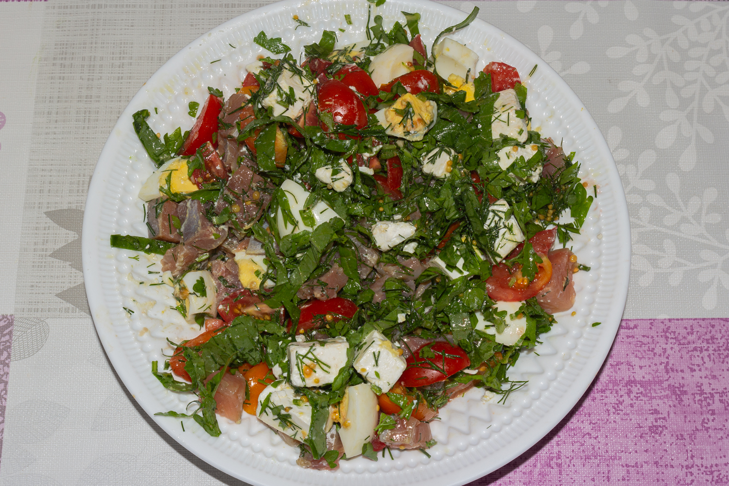 салат приготовленный по рецепту Салат с соленой горбушей