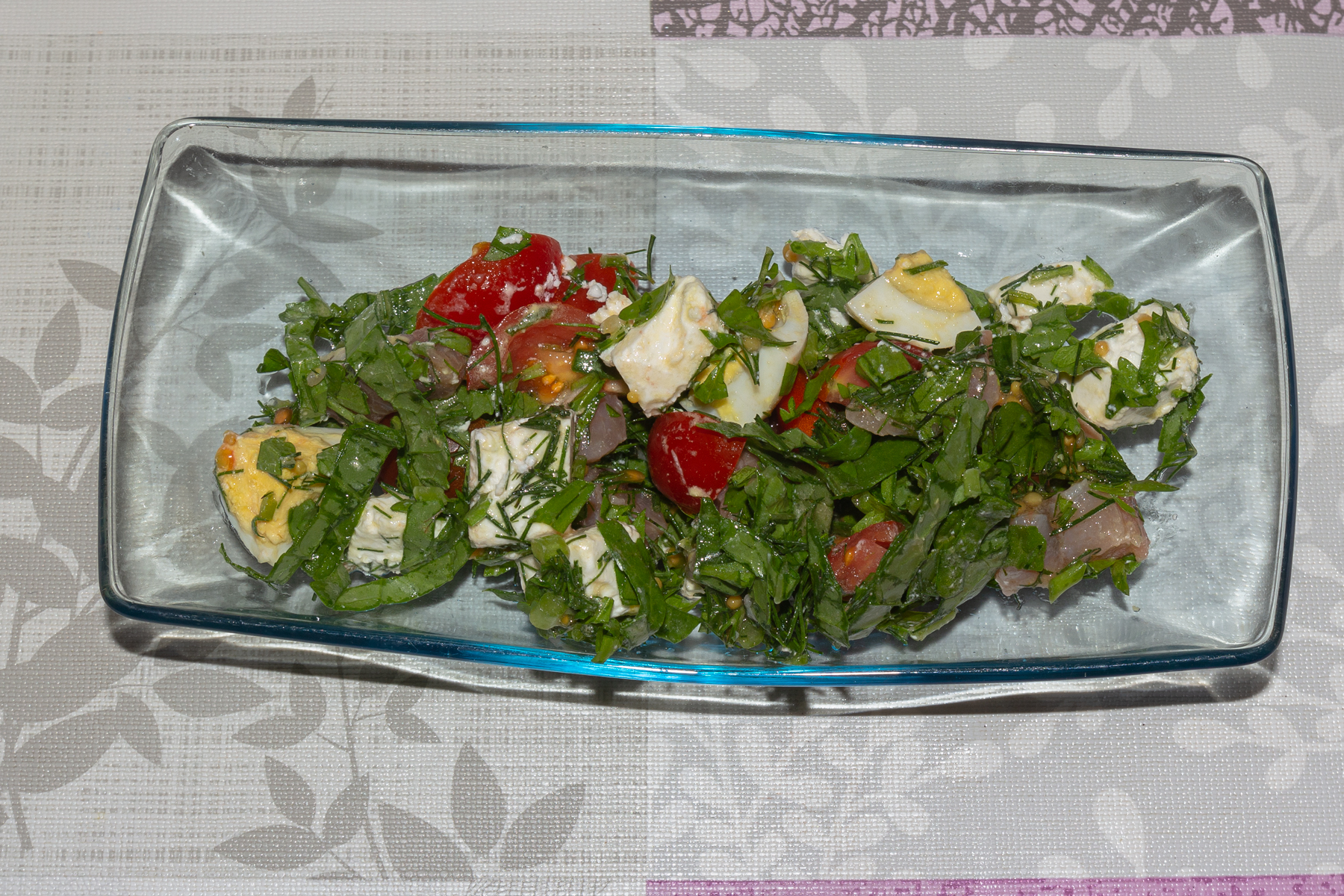 Салат с соленой горбушей