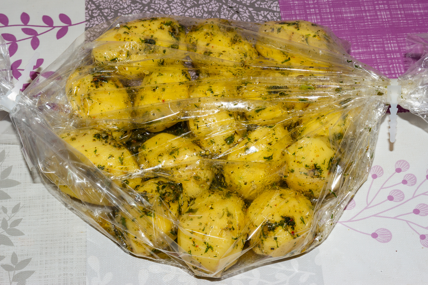 картофель в пакете для запекания по рецепту Картошечка в рукаве