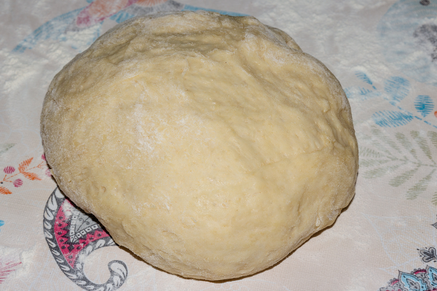 тесто приготовленное по рецепту Булочки с корицей готовое тесто по рецепту Булочки с корицей