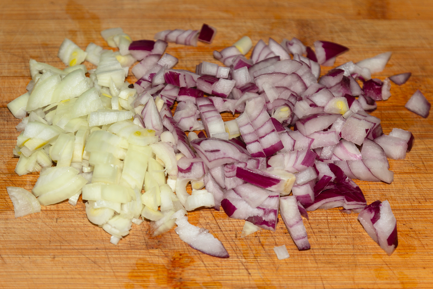 нарезанный лук по рецепту Куриная печень в сливках