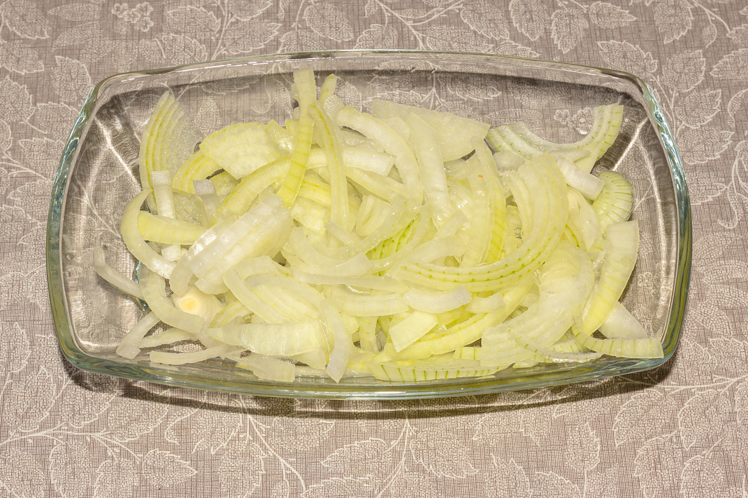 замаринованный лук по рецепту Салат из жареного мяса с огурцами