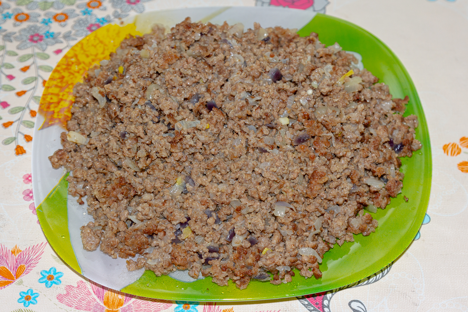 обжаренный фарш по рецепту Пирожки с говяжьим фаршем