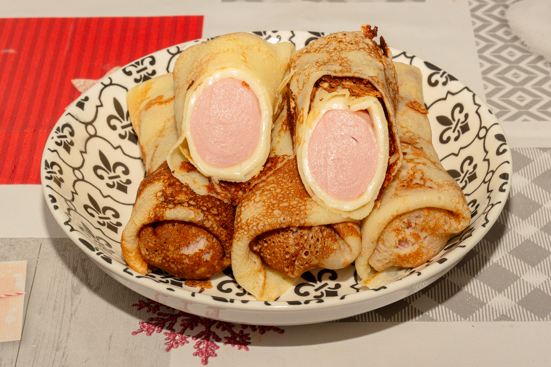 Блины с сосисками