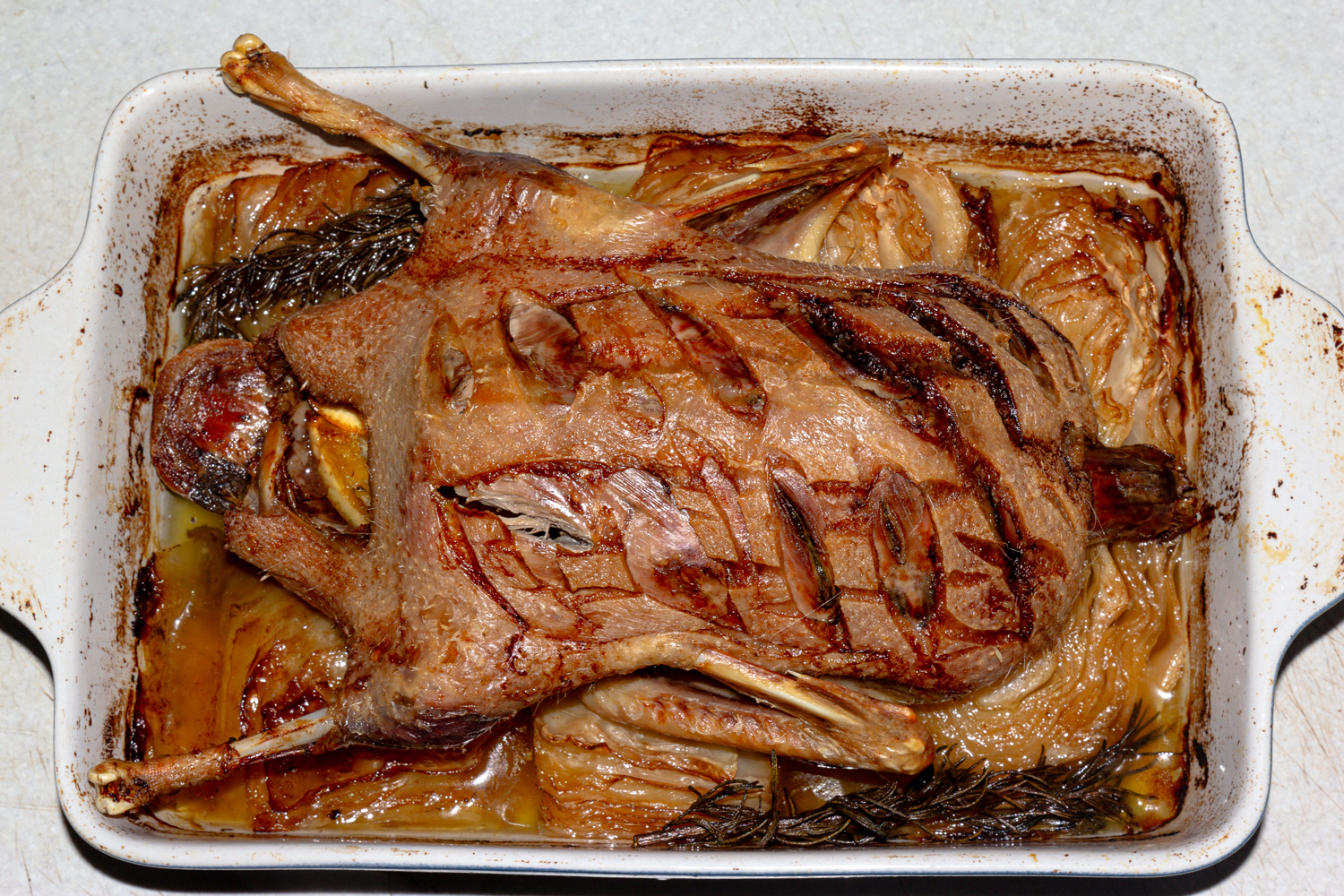 утка приготовленная по рецепту Утка с розмарином и апельсинами готовая утка по рецепту Утка с розмарином и апельсинами