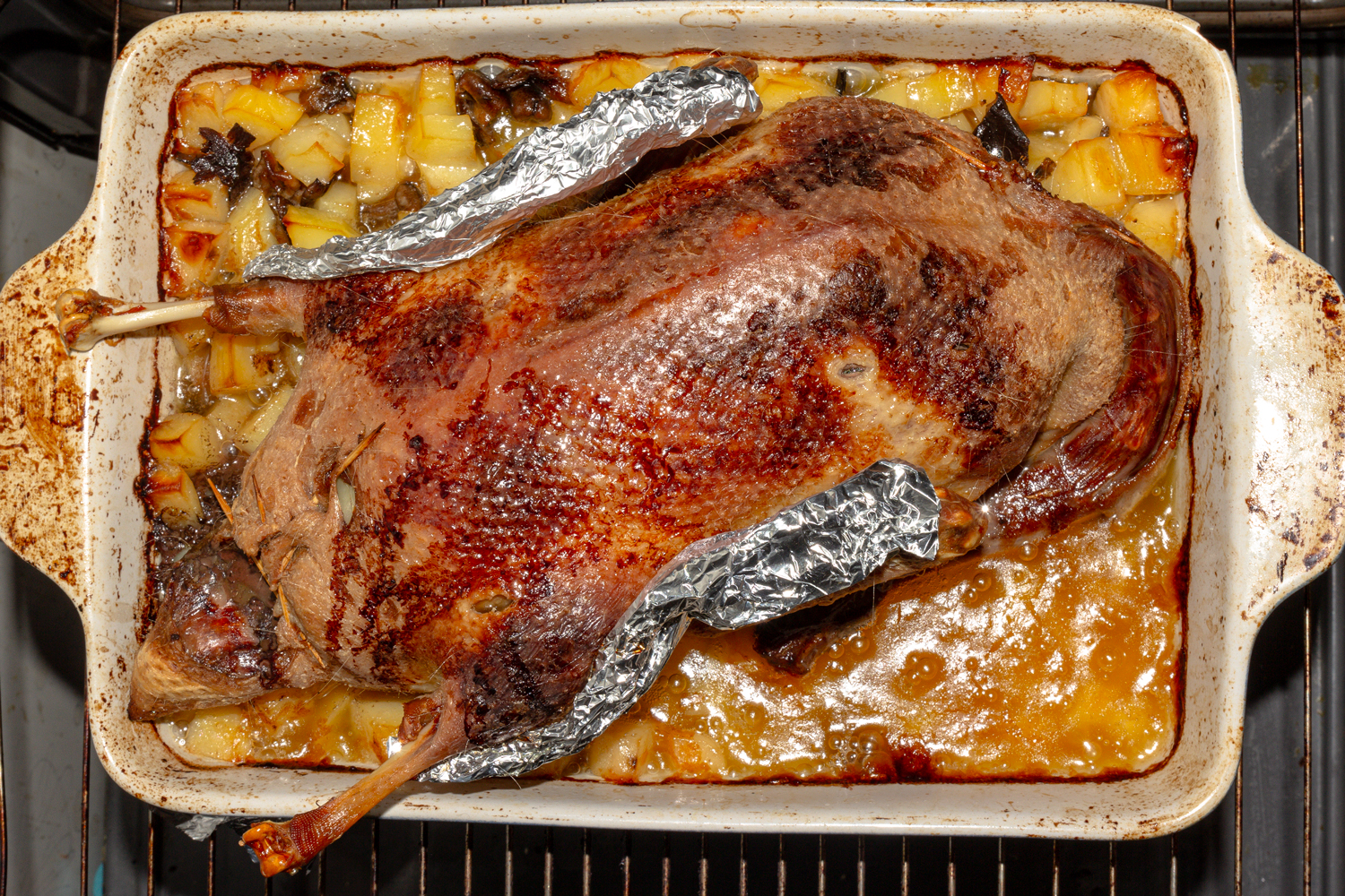 готовая утка по рецепту Утка с грибами и картофелем