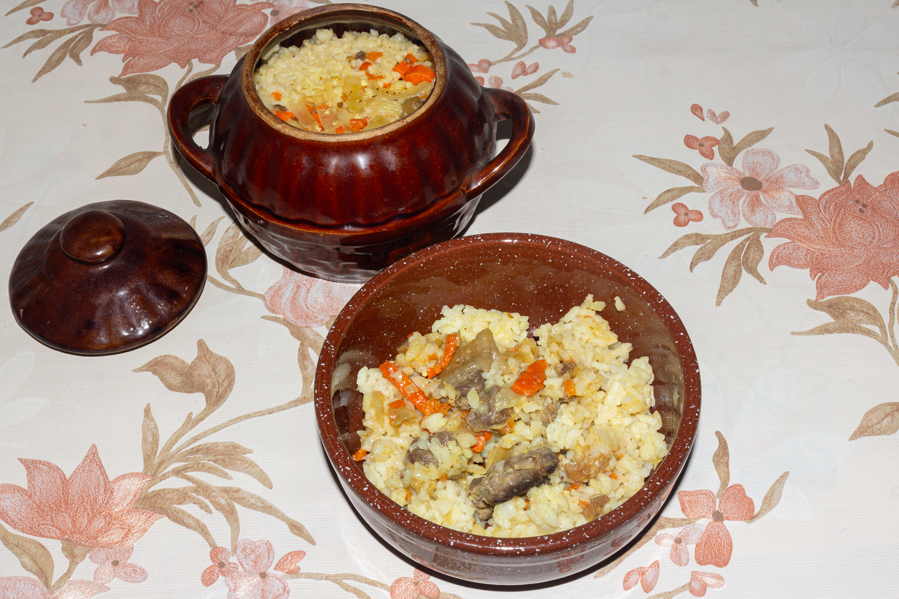 Плов в горшочках с курицей