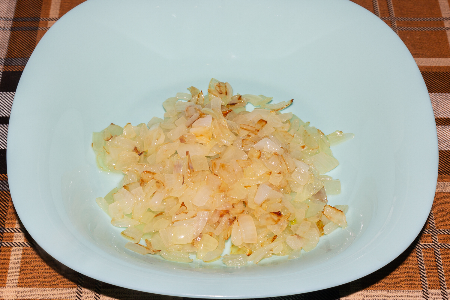 обжаренный лук по рецепту Форель по-царски с гарниром