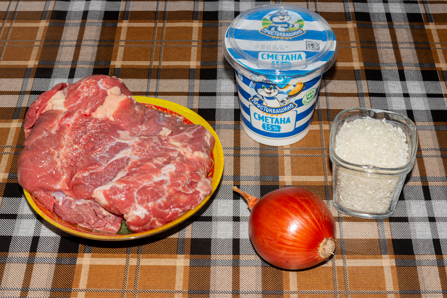 ингредиенты для рецепта Тефтели со сметанным соусом продукты для рецепта Тефтели со сметанным соусом