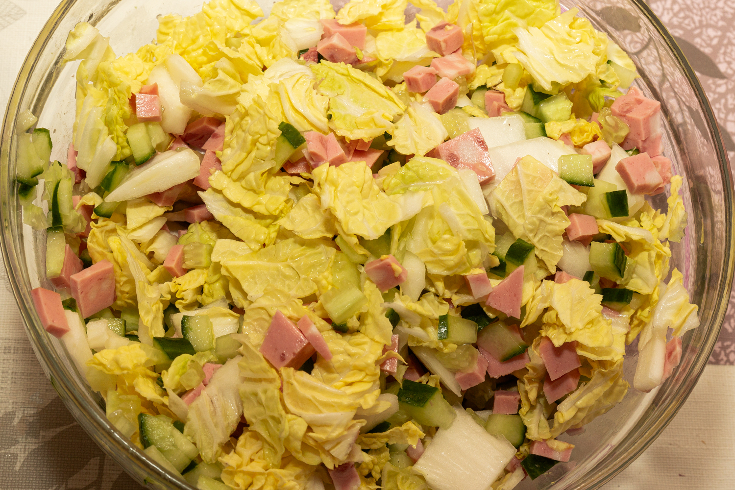 нарезанные продукты по рецепту Салат Берлинский