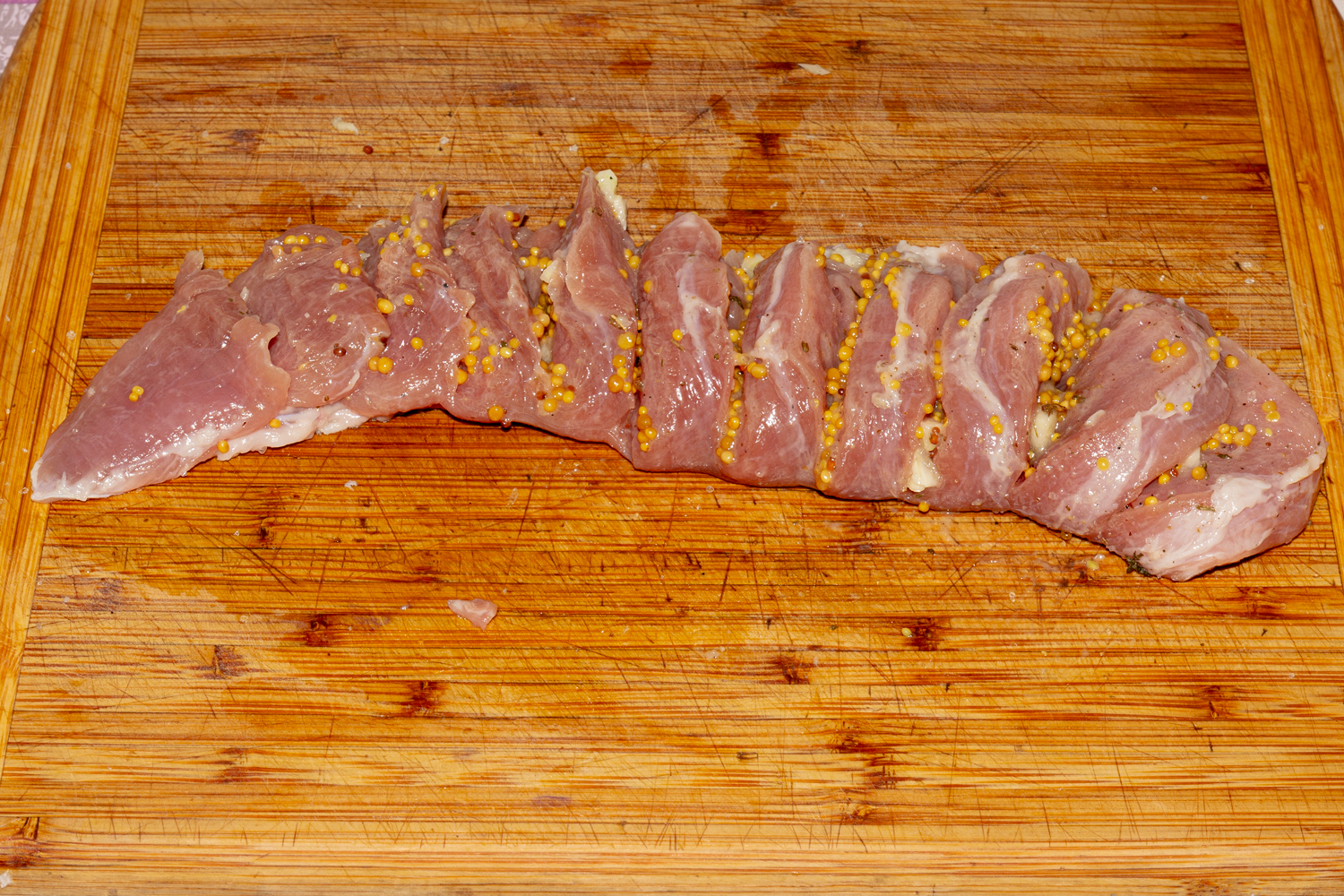 нарезанное мясо по рецепту Свинина с помидорами и сыром