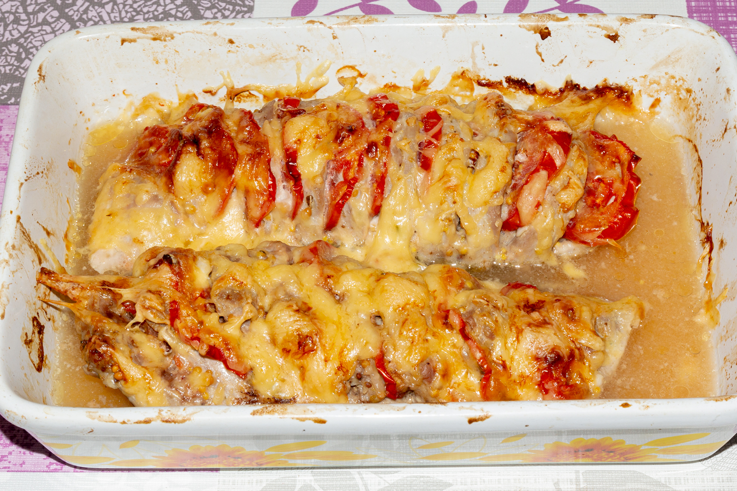 готовое мясо по рецепту Свинина с помидорами и сыром