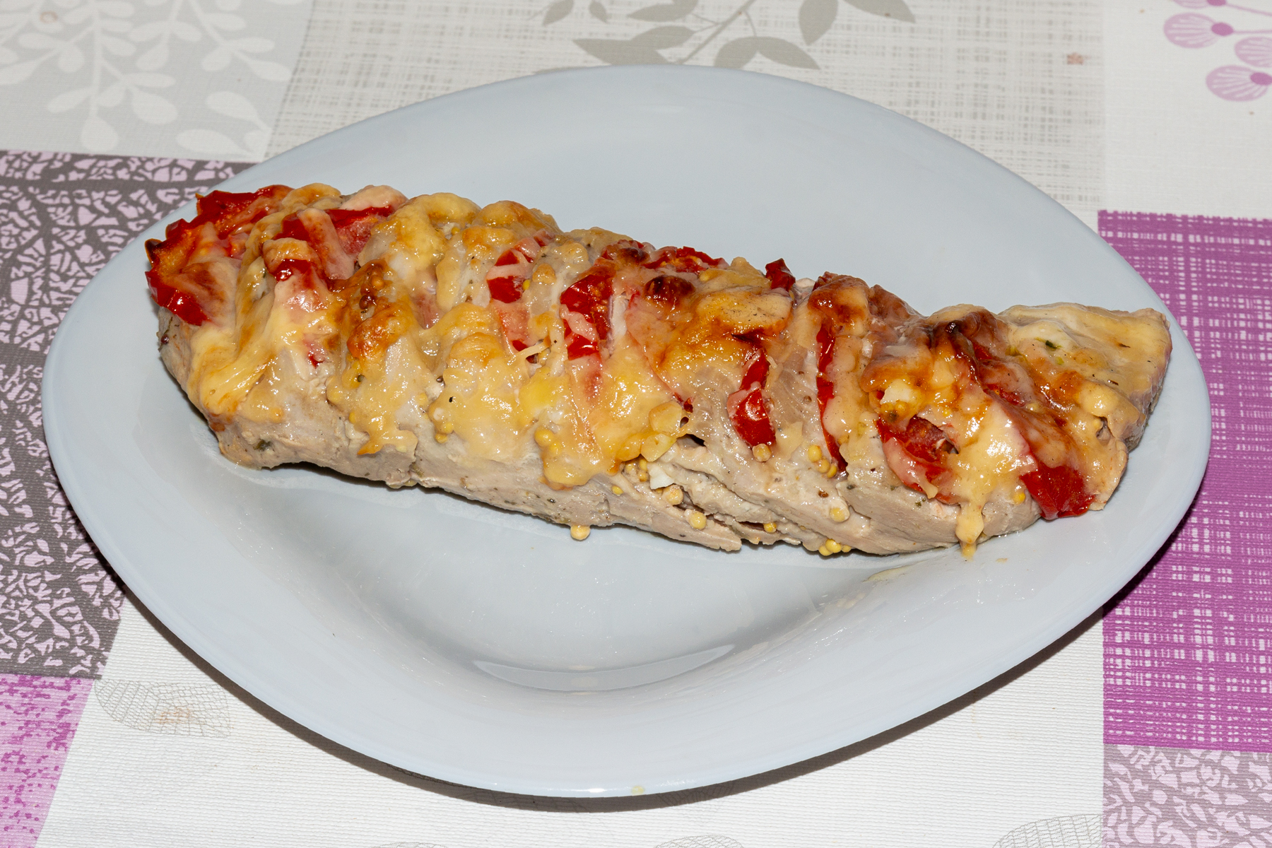 Свинина с помидорами и сыром