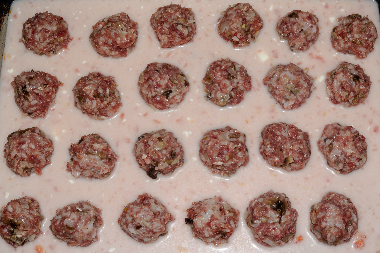 тефтели в соусе по рецепту Тефтели с грибами в томатно-сметанном соусе