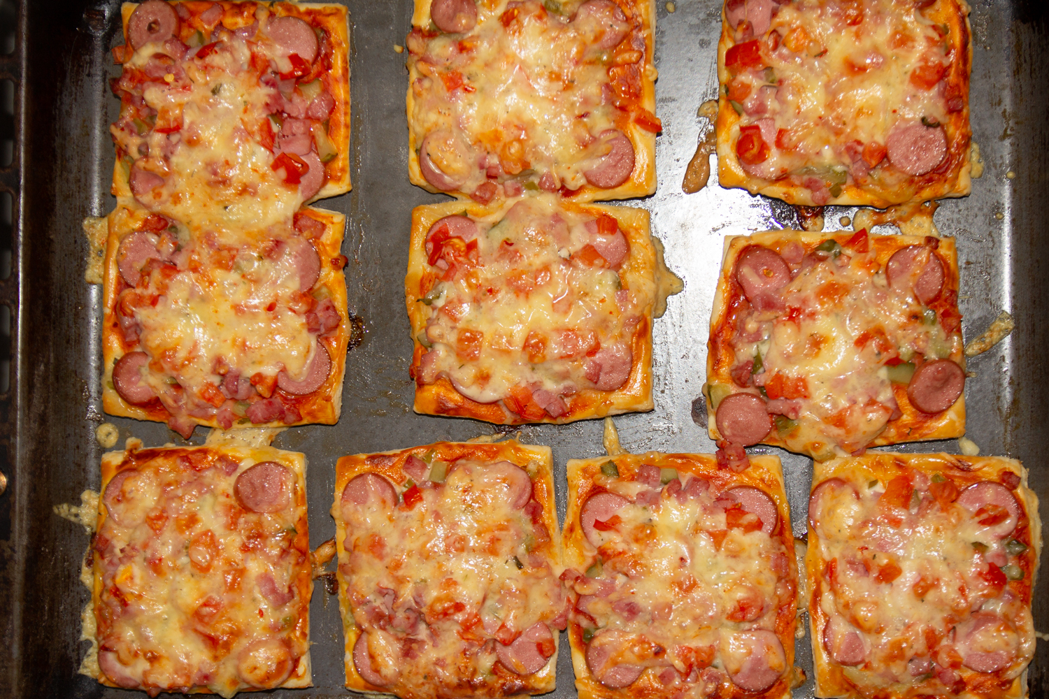 готовая пицца по рецепту Мини пицца из слоеного теста