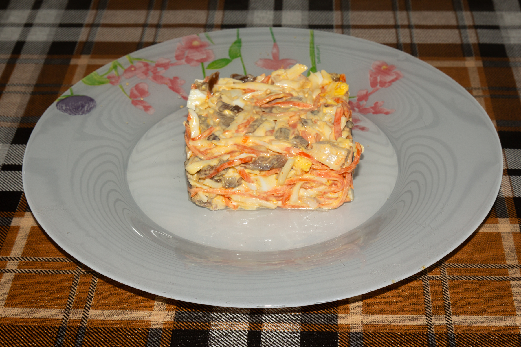 Салат с курицей и корейской морковкой