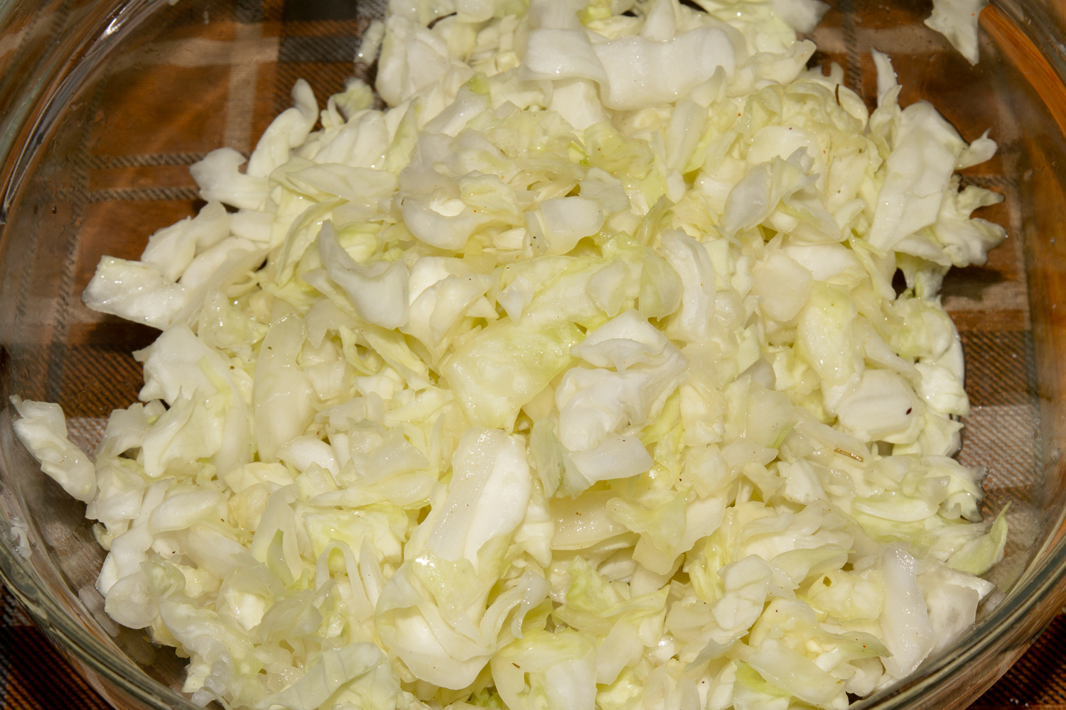 нарезанная капуста по рецепту Капустный салат с огурцом