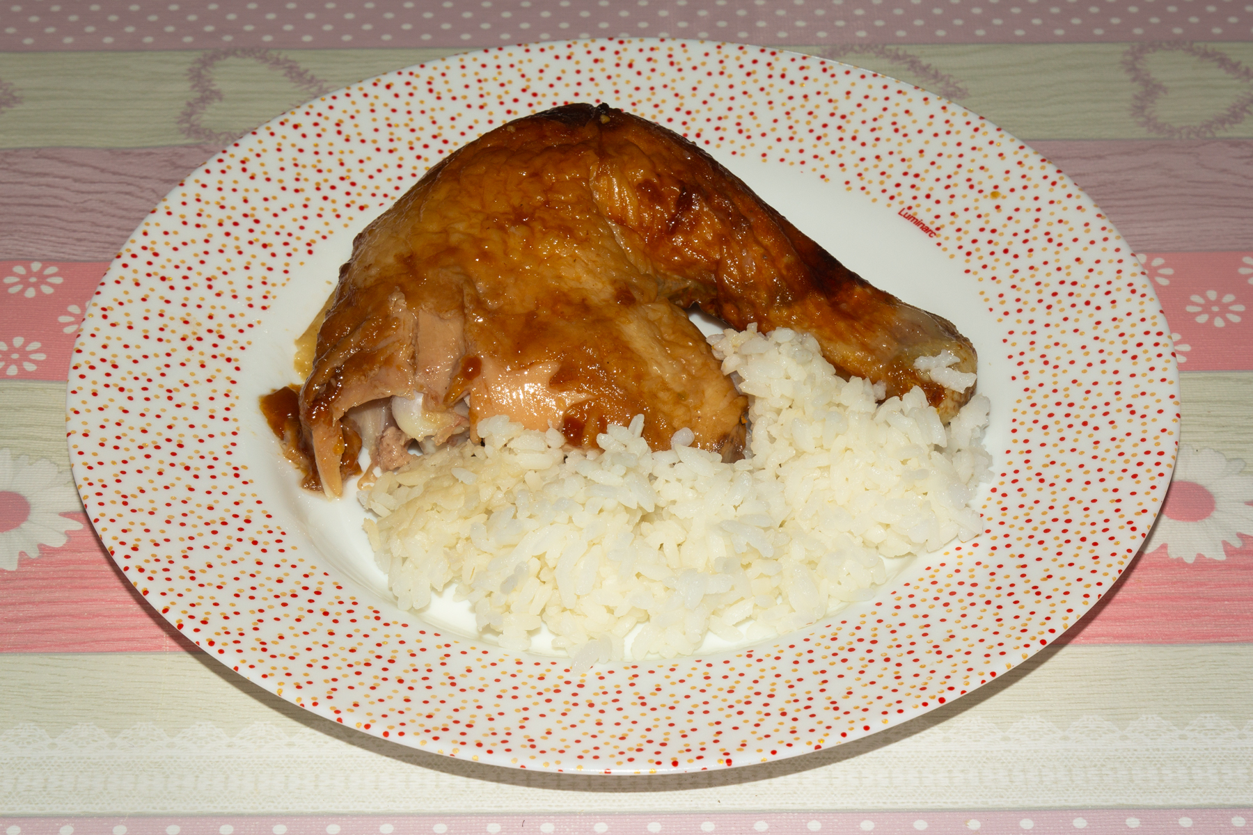 Фото к рецепту Курица в соевом соусе с медом Курица в соевом соусе с медом