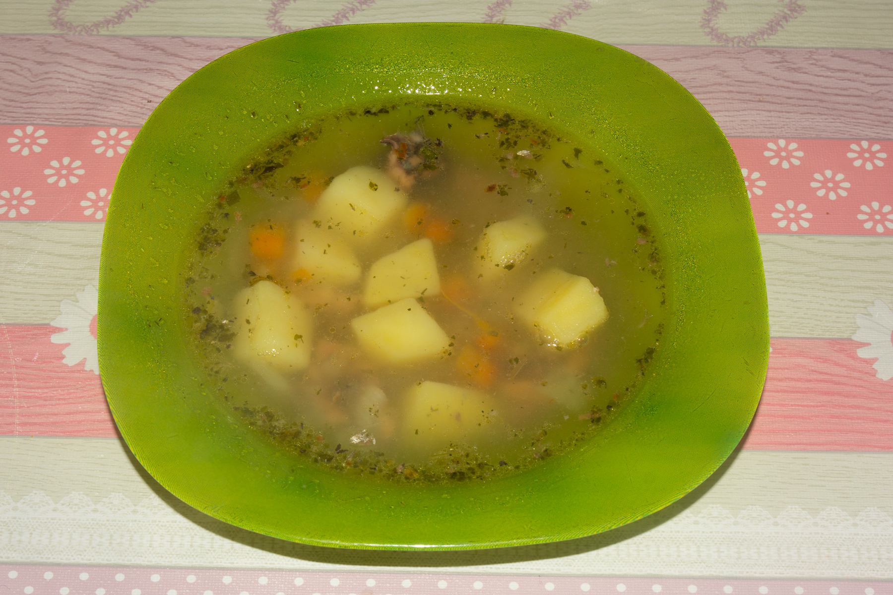 Фото к рецепту Рыбный суп из консервов сайры Рыбный суп из консервов сайры