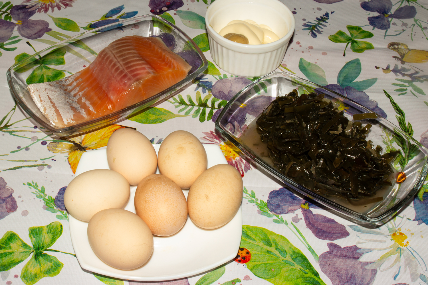 ингредиенты для рецепта Салат рыбный с морской капустой продукты для рецепта Салат рыбный с морской капустой